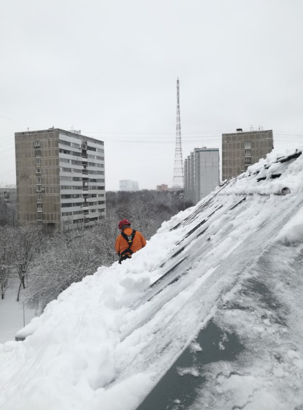 Очистка крыш от наледи и снега)